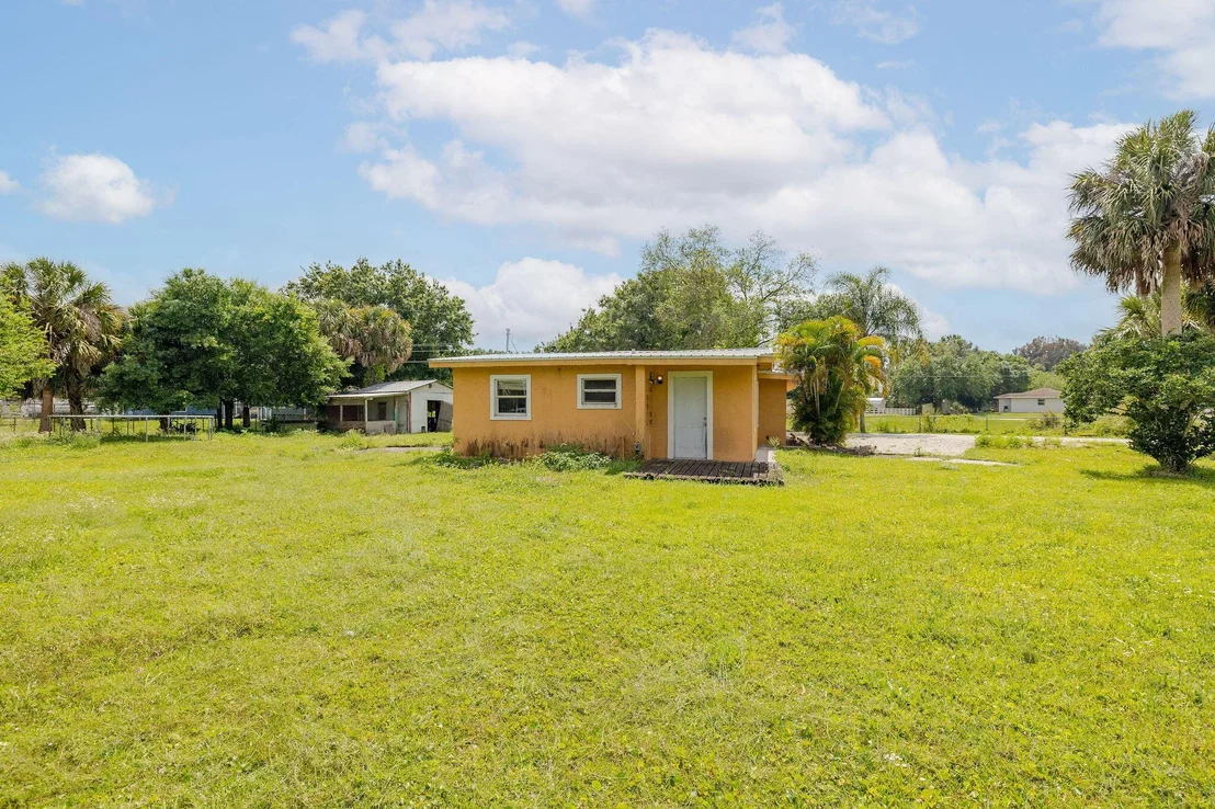 Photo of 3670 NW 27th Avenue
