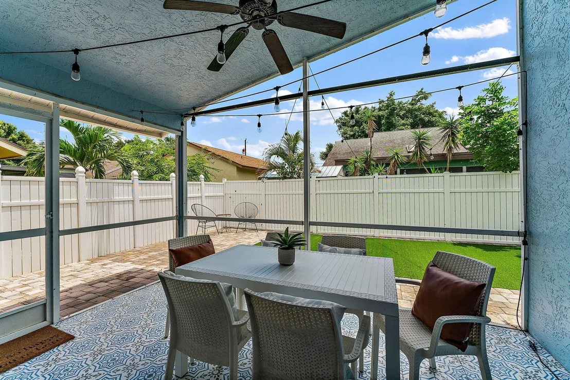 Photo of 6310 Leslie Street
