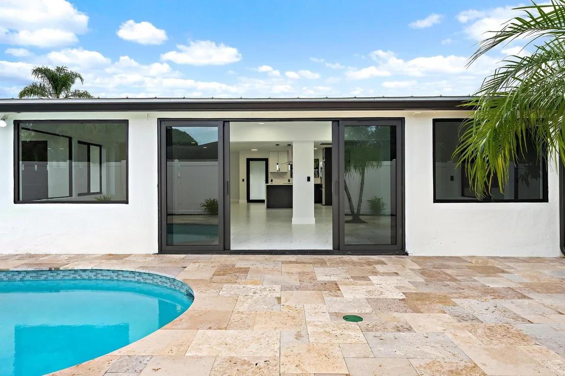 Photo of 360 Saturn Avenue