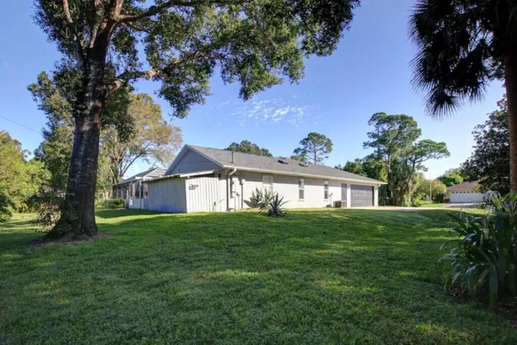 Photo of 1525 Esterbrook Lane