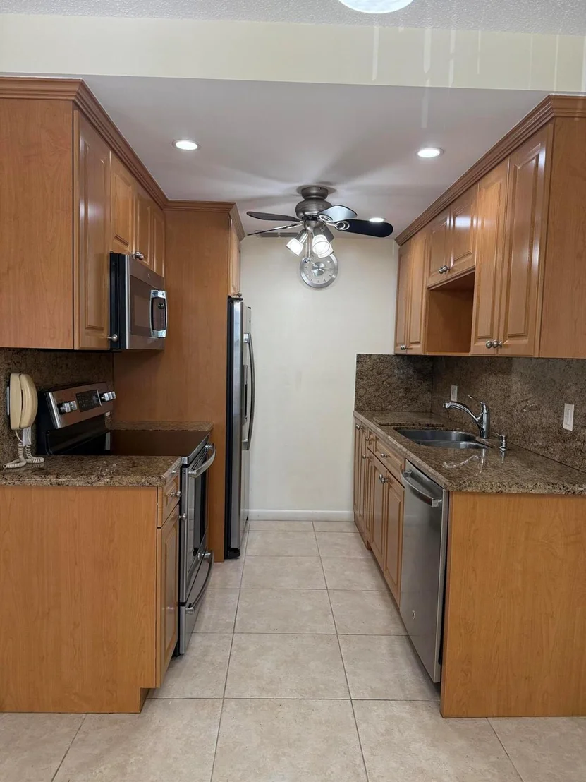 Photo of 2071 Exeter D