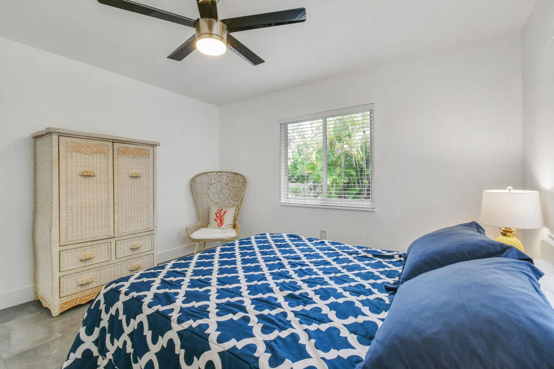 Photo of 1182 Beach Road