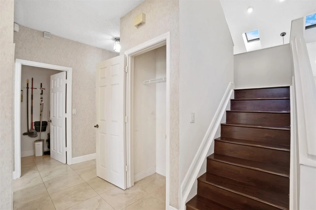 Photo of 2545 Kerry Drive