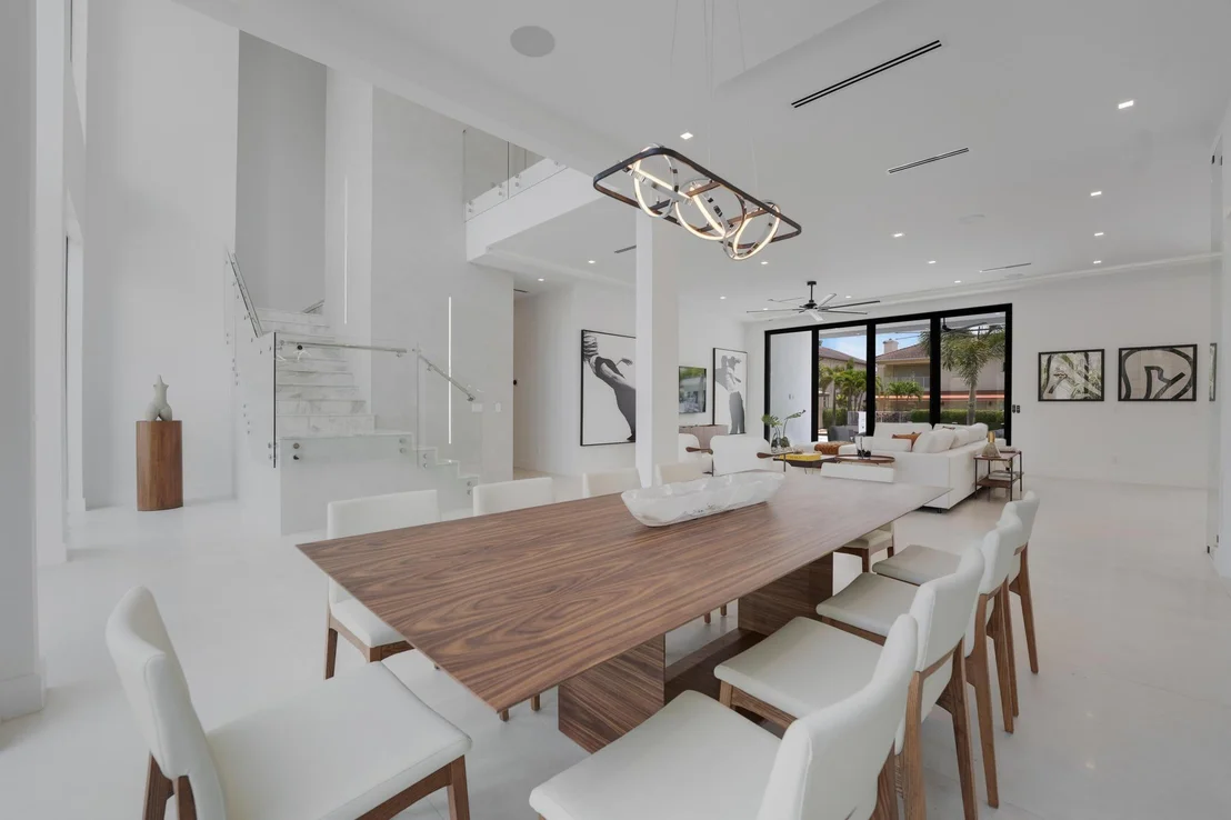 Photo of 948 Banyan Drive