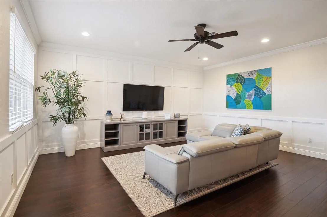 Photo of 8540 Lakeside Drive