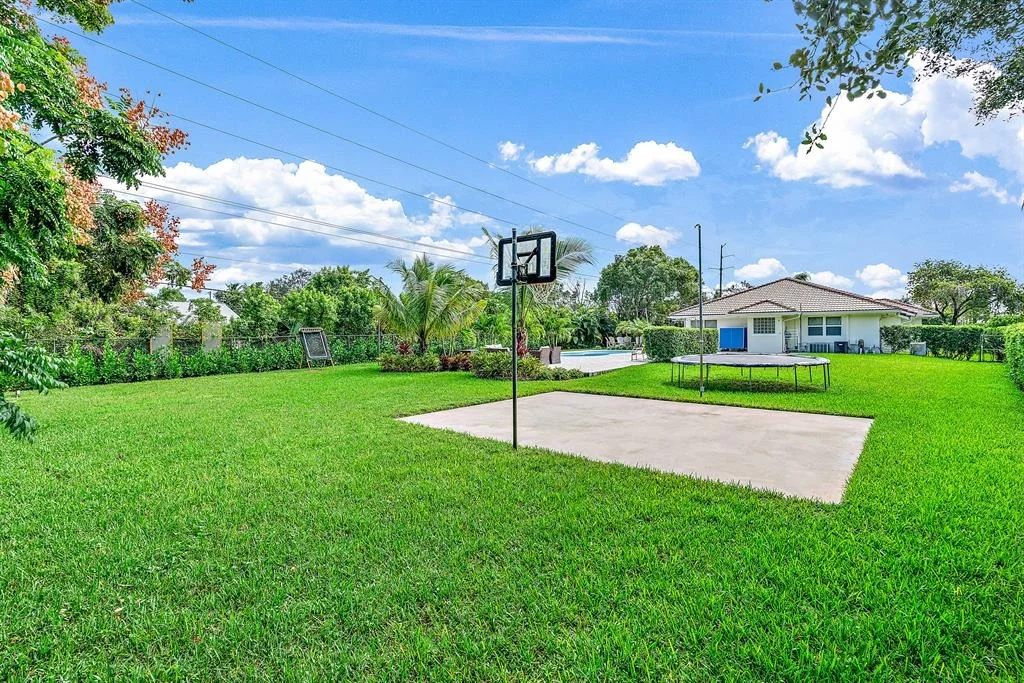 Photo of 18586 Lakeside Gardens Drive