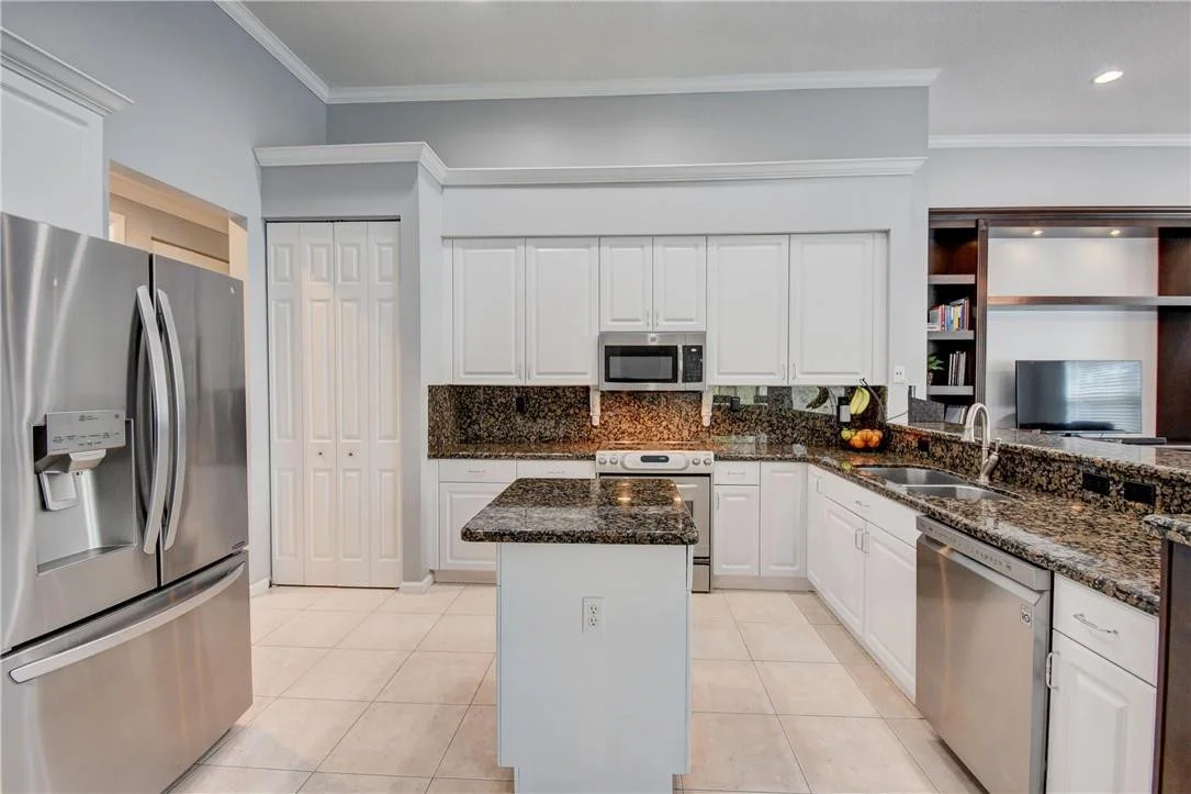 Photo of 6717 NW 107th Way