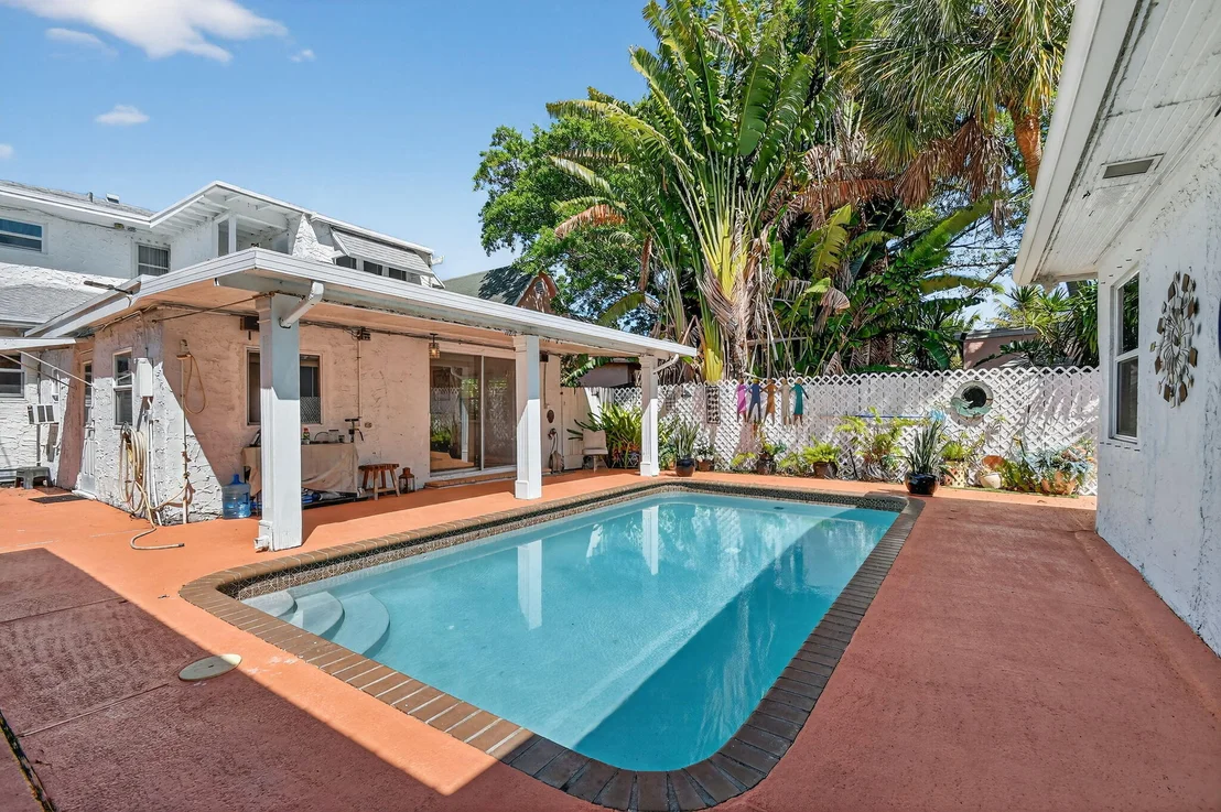 Photo of 328 Monroe Drive