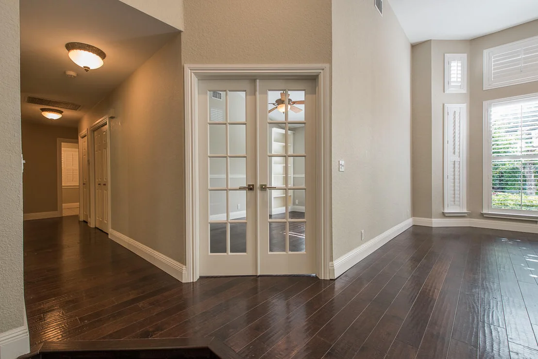 Photo of 1055 Parkside Circle N