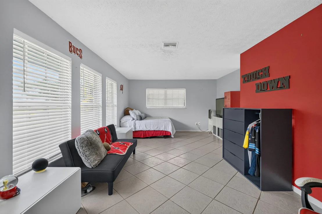 Photo of 2409 NW Everglades Boulevard