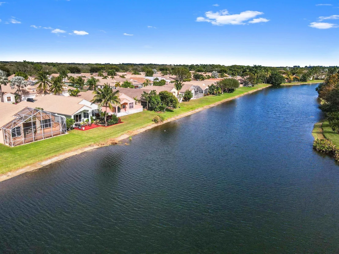 Photo of 9520 Lago Drive