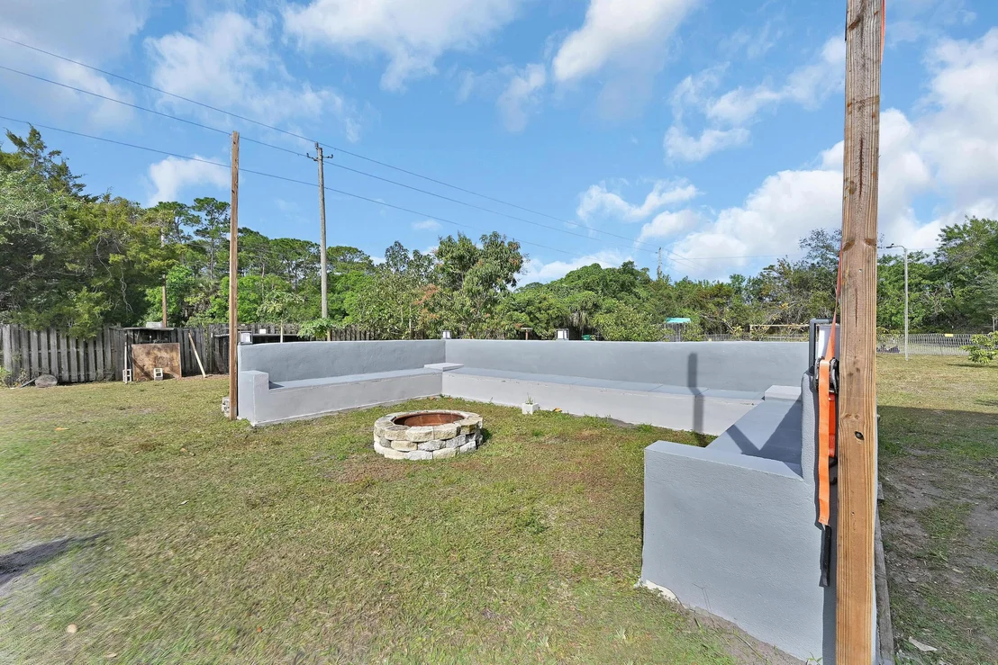 Photo of 2404 Dade Road