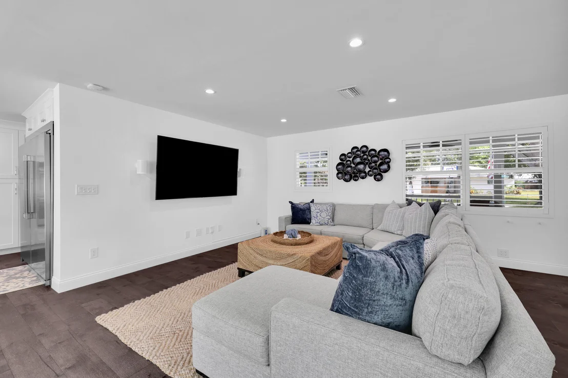 Photo of 8 WINDSOR Road W