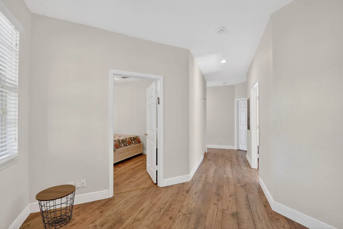 Photo of 1605 E Classical Boulevard