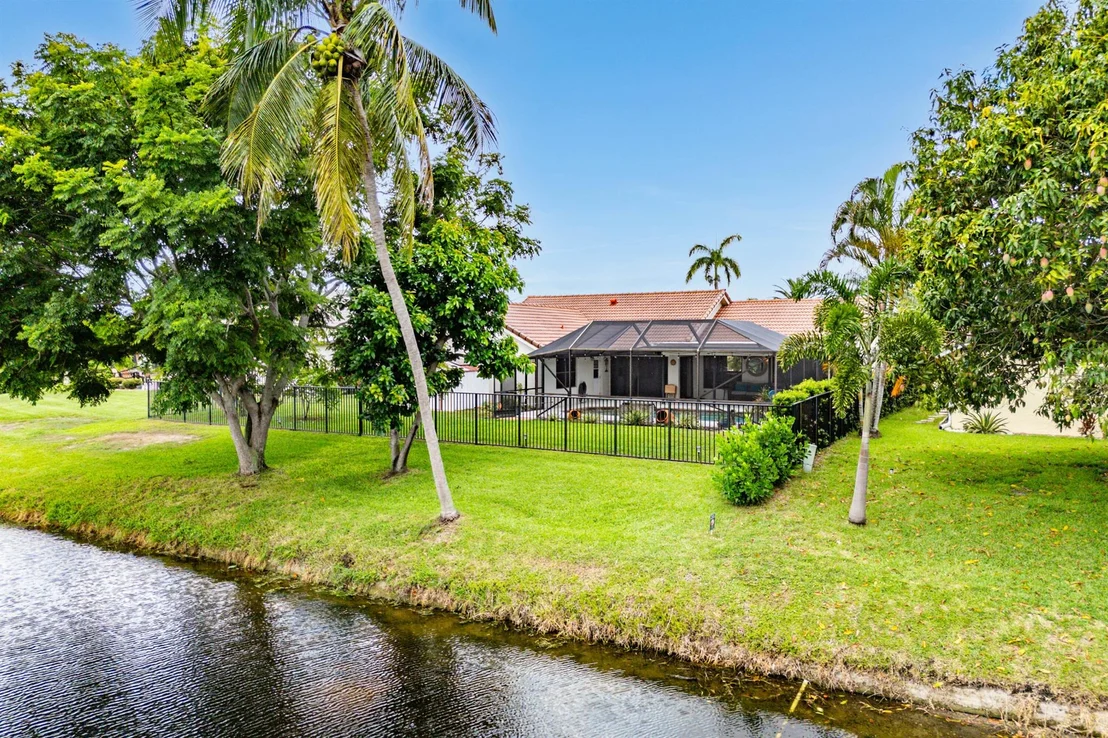 Photo of 9847 Sun Pointe Drive
