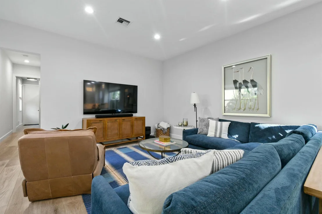 Photo of 119 Barcelona Drive