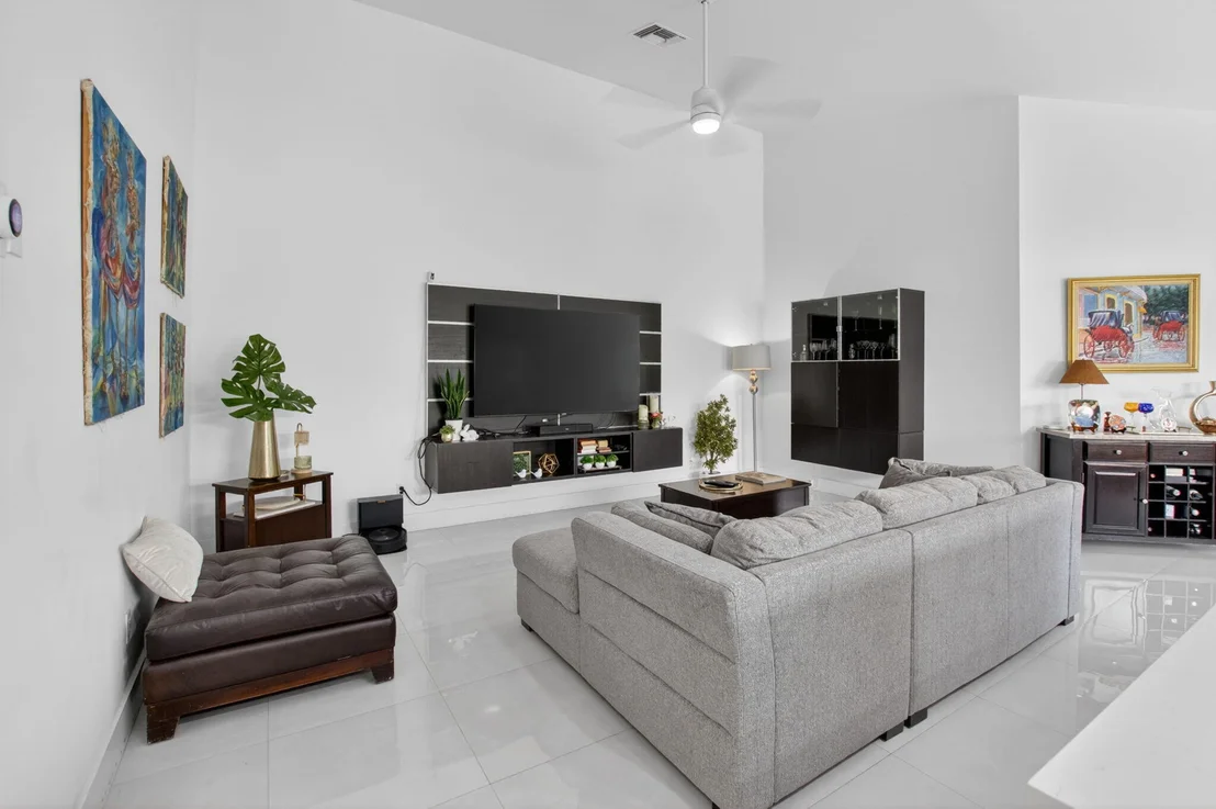 Photo of 5501 Grande Palm Circle