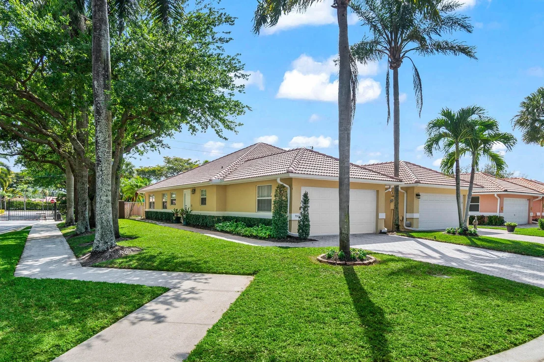 Photo of 5561 Grande Palm Circle