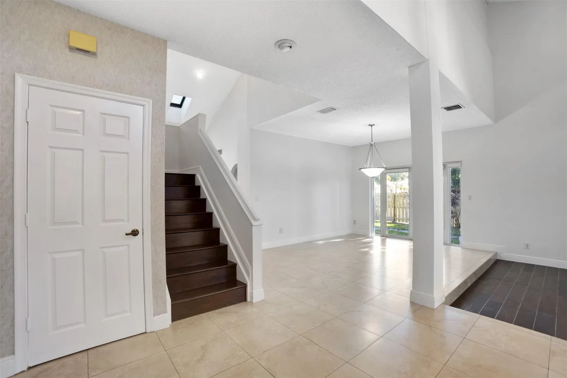 Photo of 2545 Kerry Drive