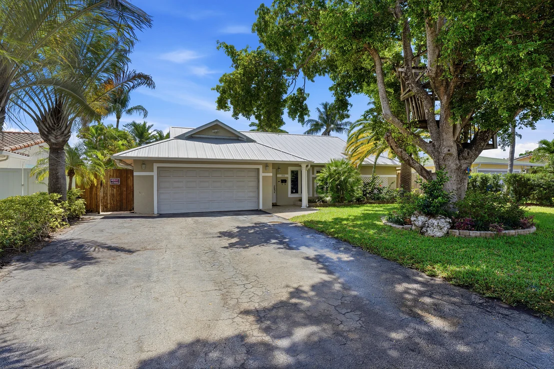 Photo of 390 SE 12th Avenue