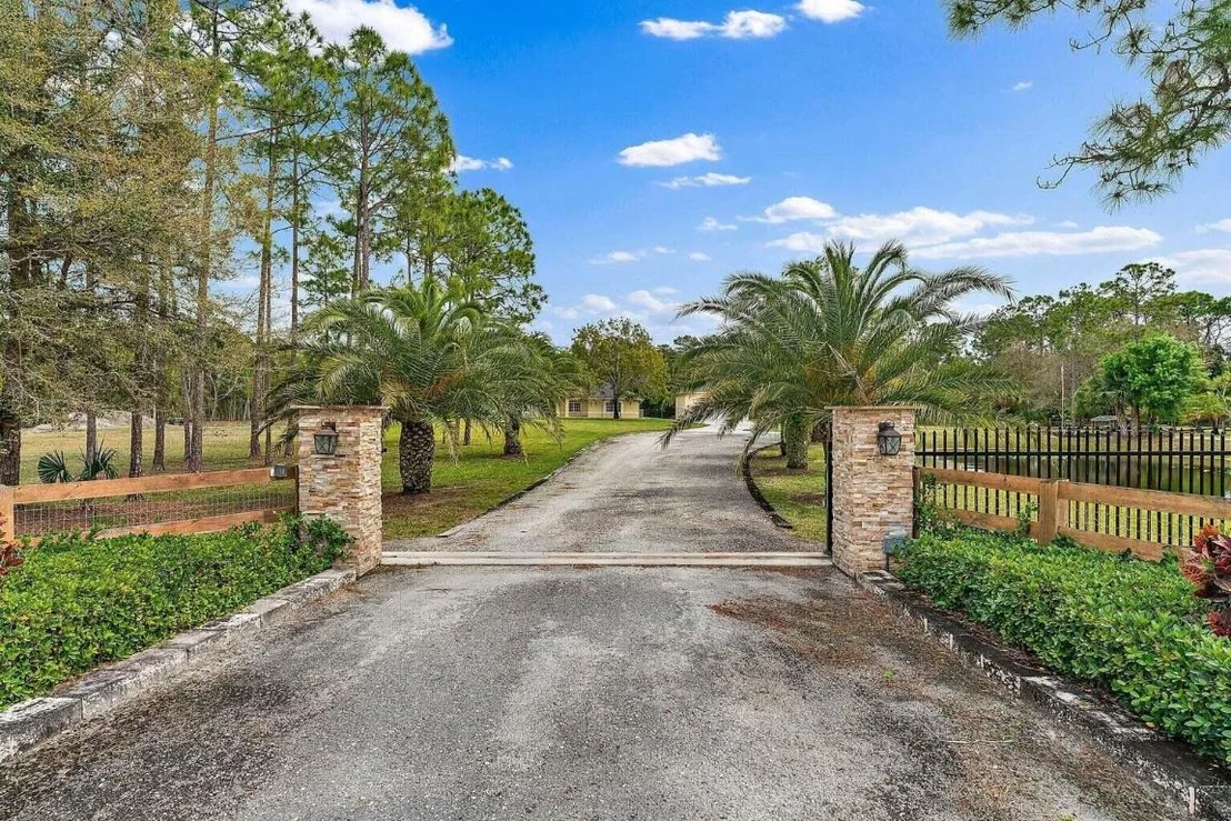 Photo of 3726 185th Trail N
