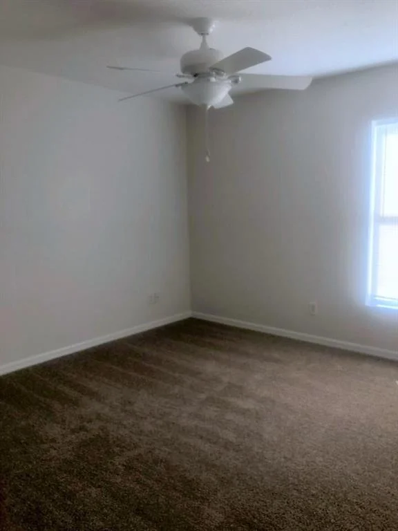 Photo of 1127 W 13th Sq Square