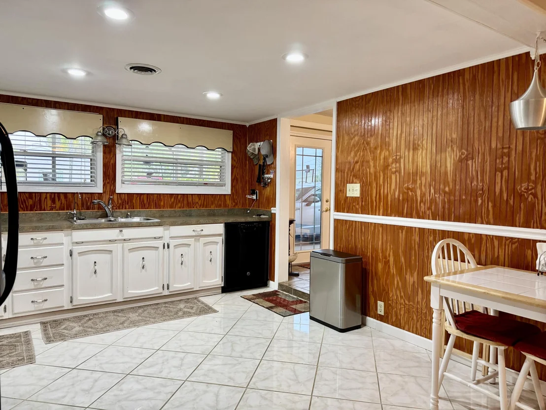Photo of 1183 Canal Way