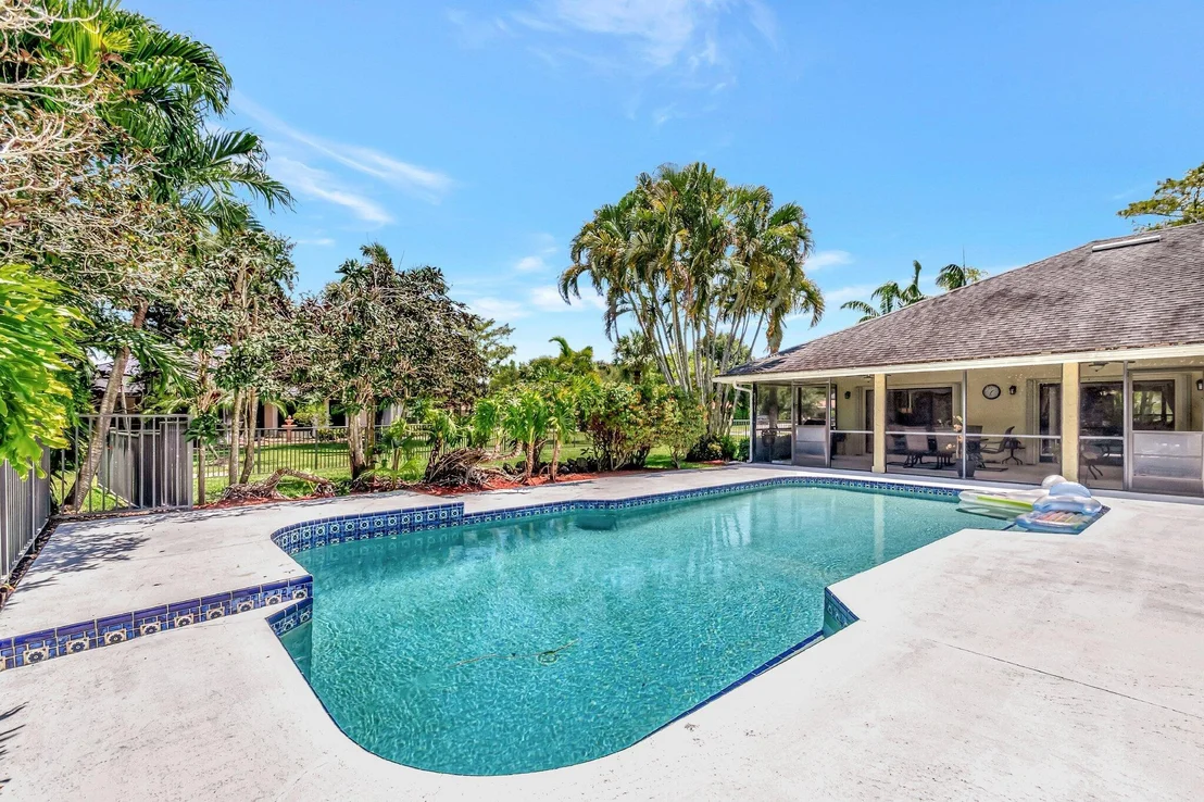 Photo of 15385 Cedar Bluff Place