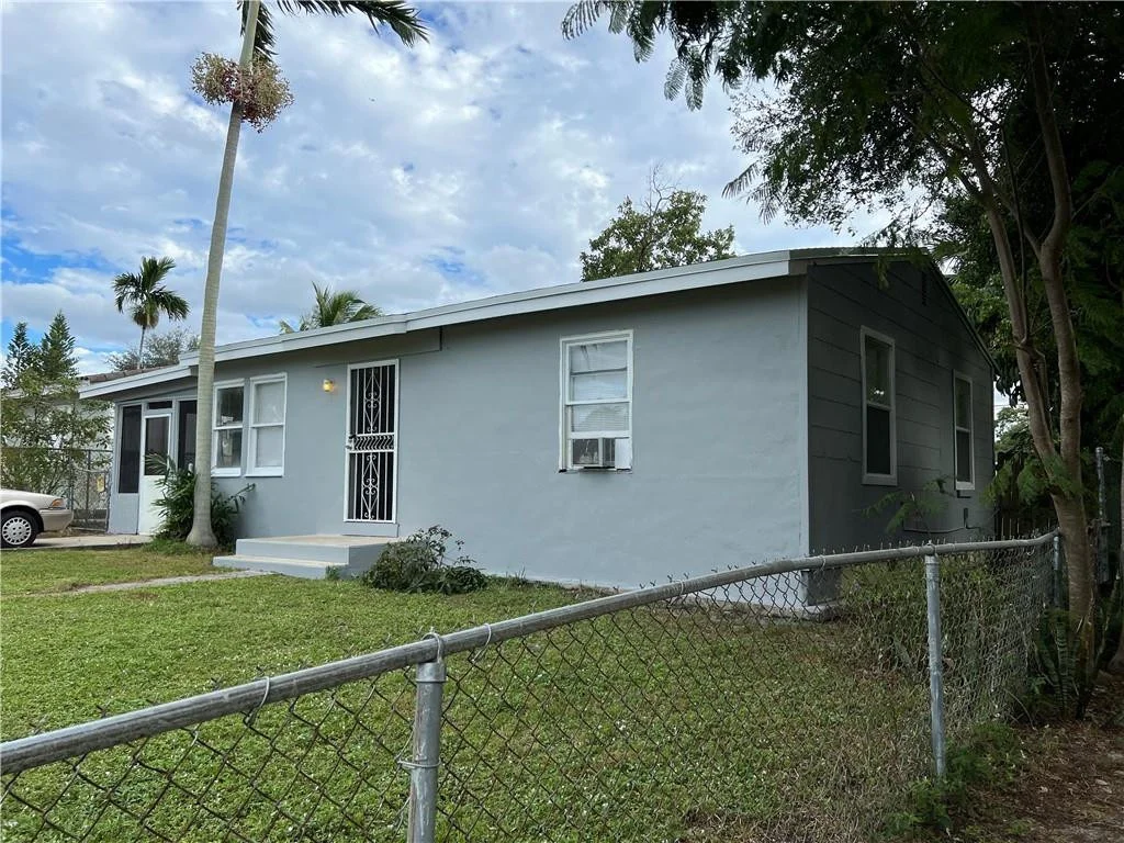 Photo of 263 SW 3 Terrace