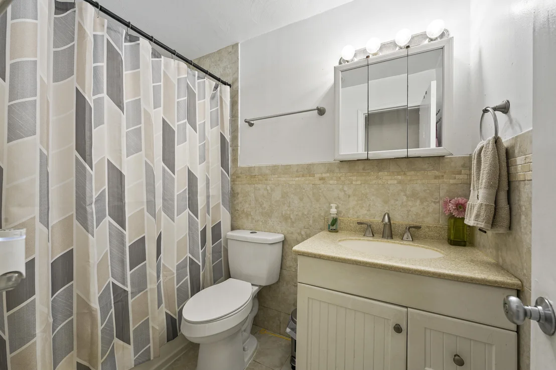 Photo of 2541 NE 7th Terrace