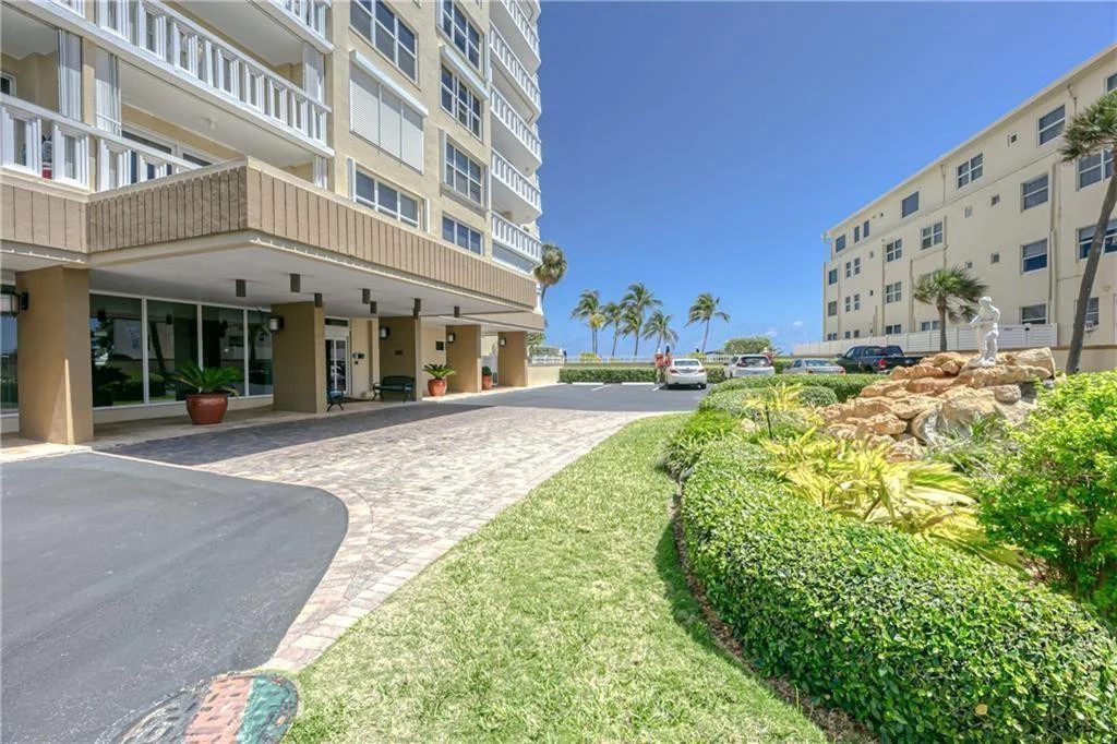 Photo of Unit 607 at 1012 N Ocean Boulevard