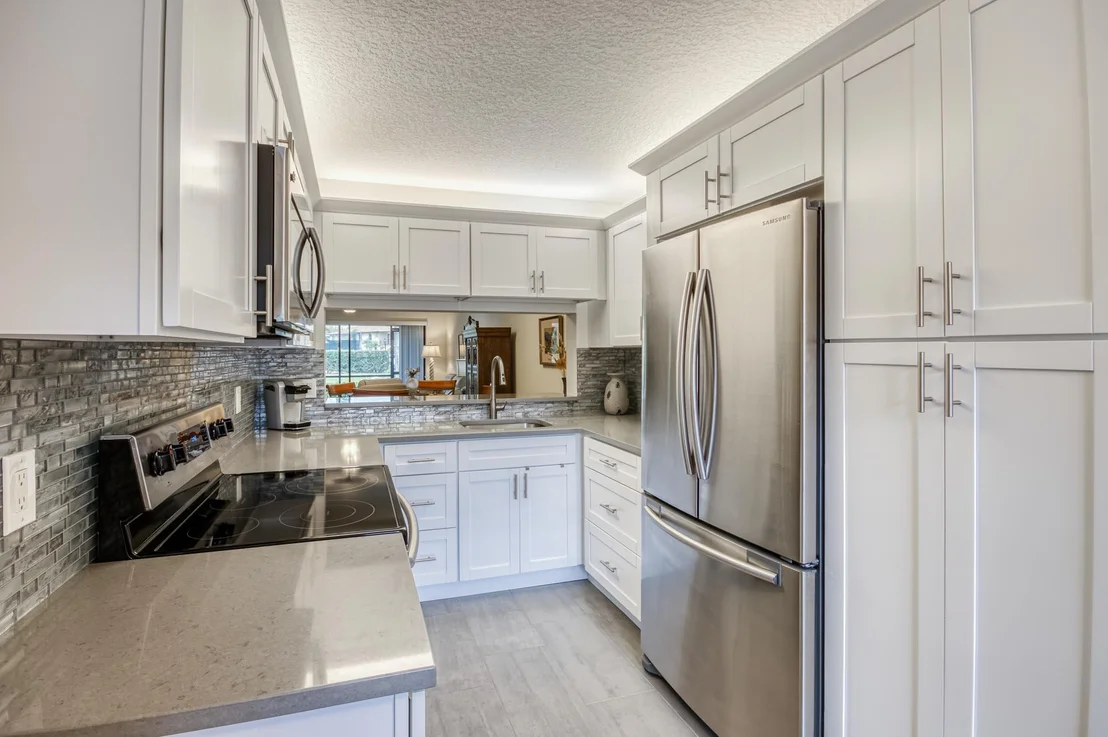 Photo of Unit E at 901 Pinecrest Circle