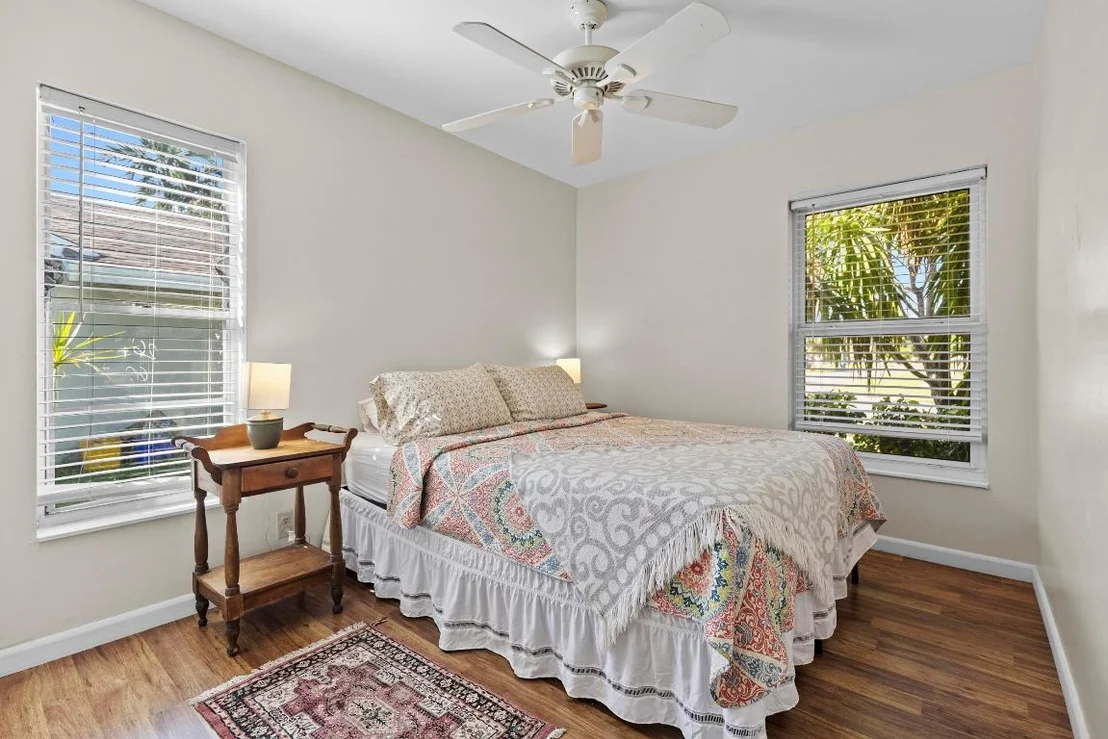Photo of 836 NW 9th Way