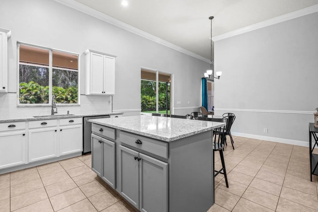 Photo of 18301 Hamlin Boulevard