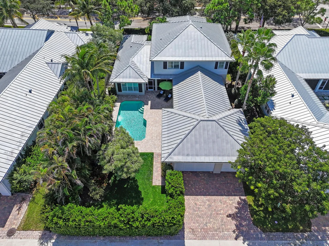 Photo of 2664 Greenway Drive