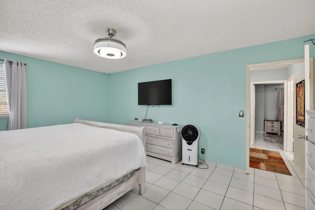 Photo of 9976 Robins Nest Road