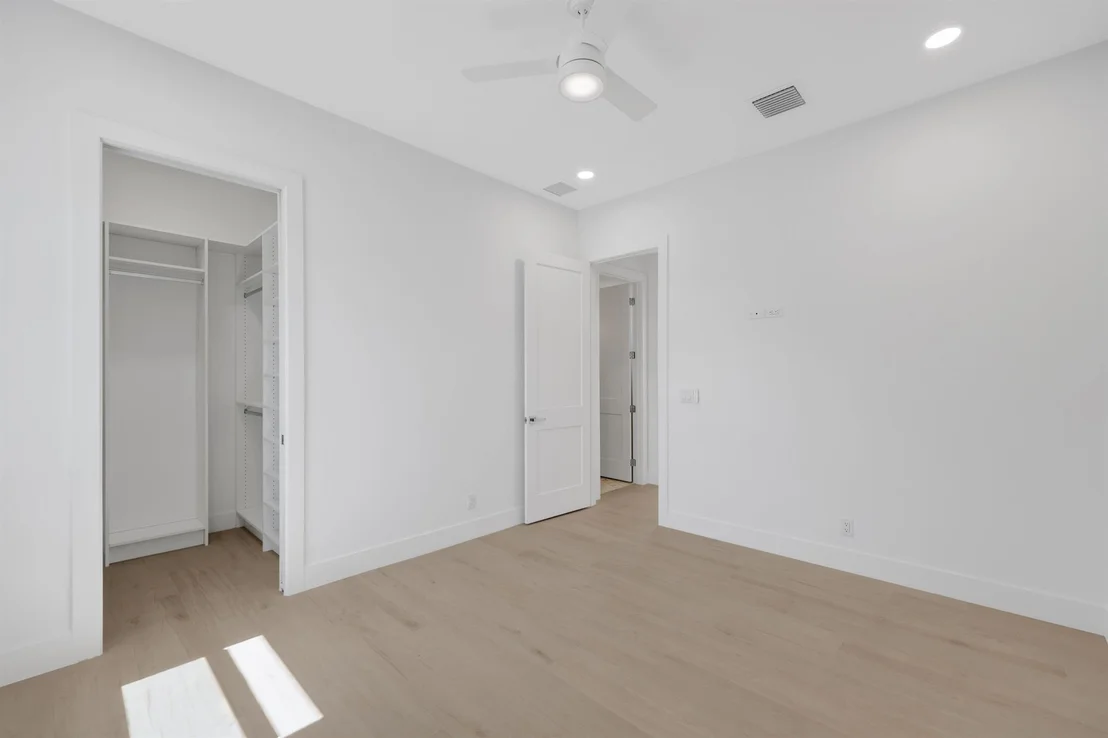 Photo of 737 Nighthawk Way