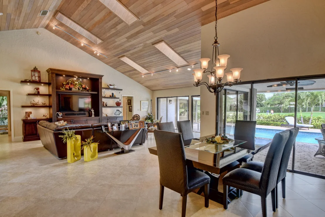 Photo of 3943 Live Oak Boulevard