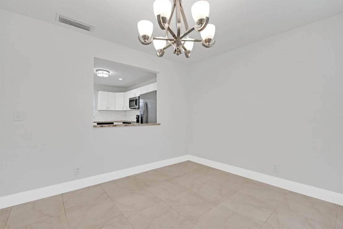 Photo of 891 Worcester Lane