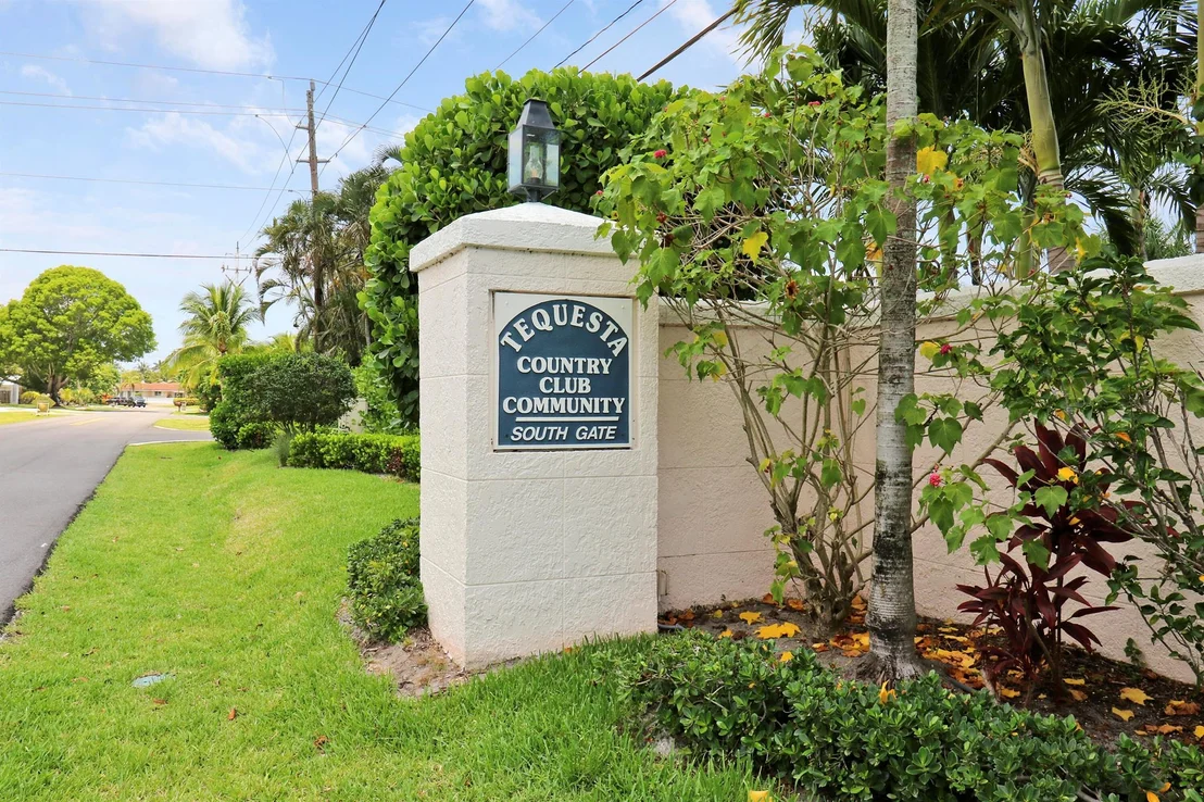 Photo of 316 River Drive