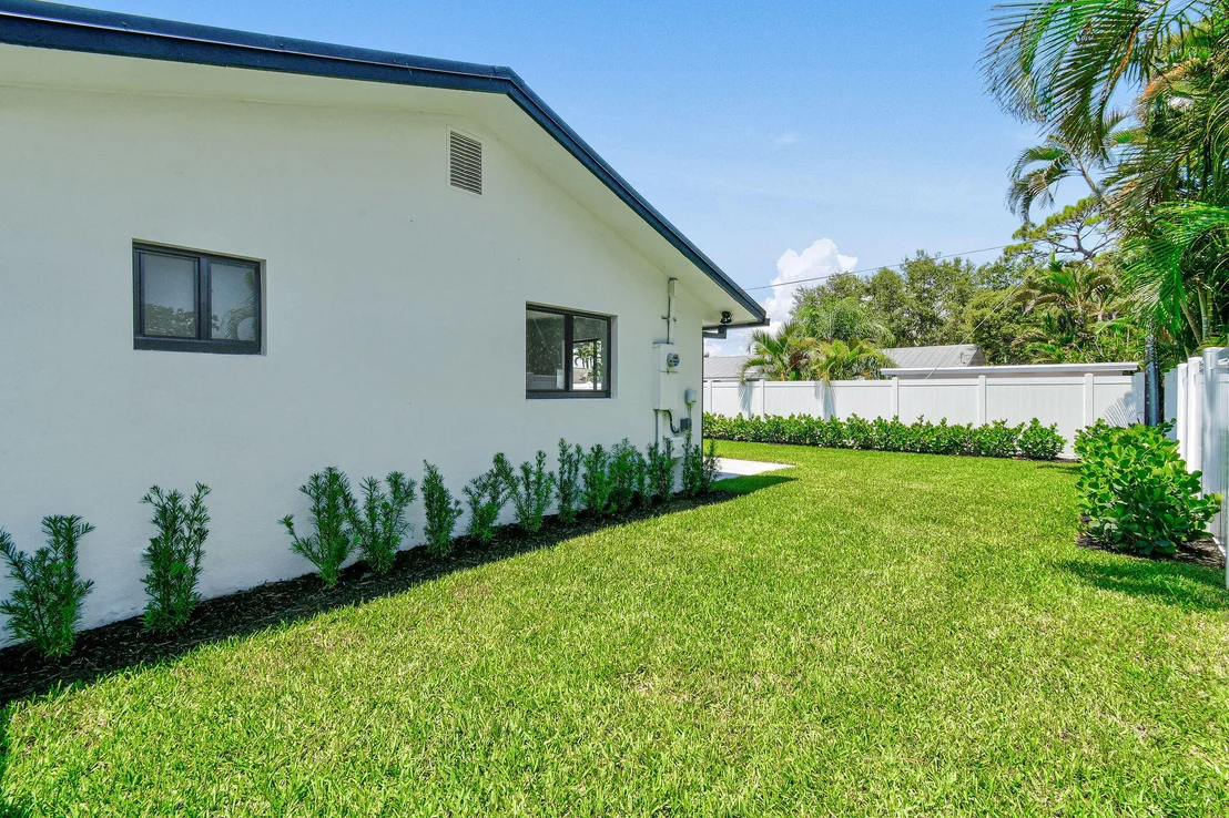 Photo of 19875 Hibiscus Drive