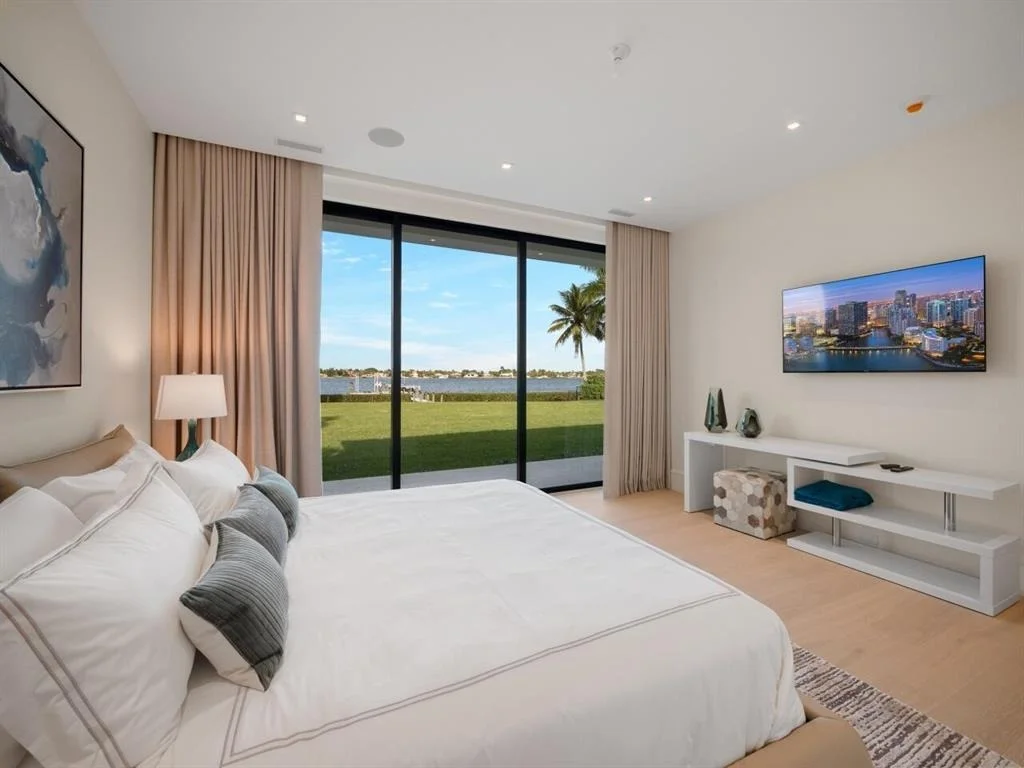 Photo of 5695 Pennock Point Road