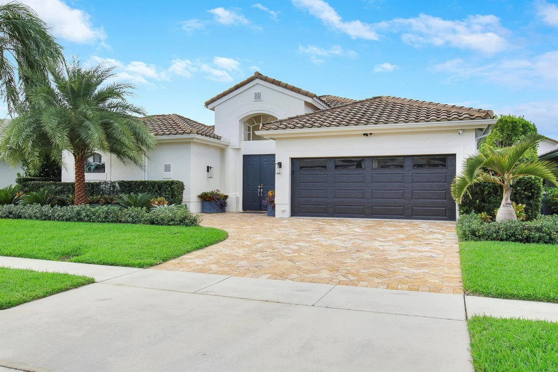 Photo of 7606 La Corniche Circle
