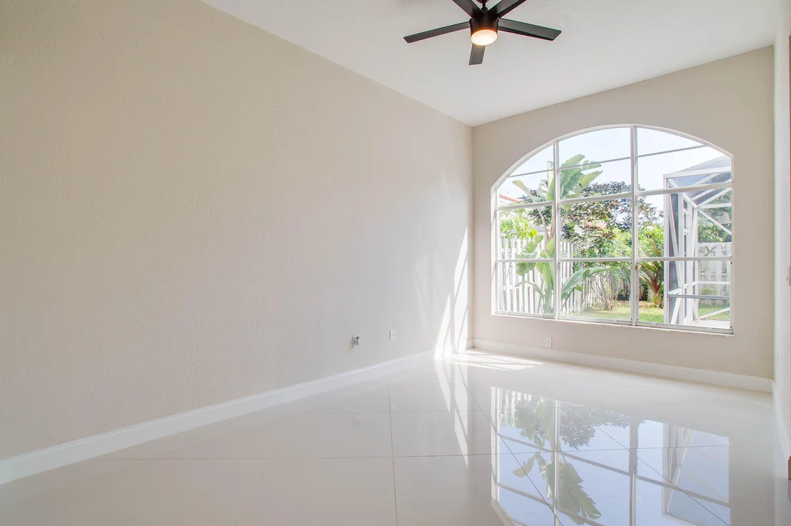 Photo of 1020 Fairfax W