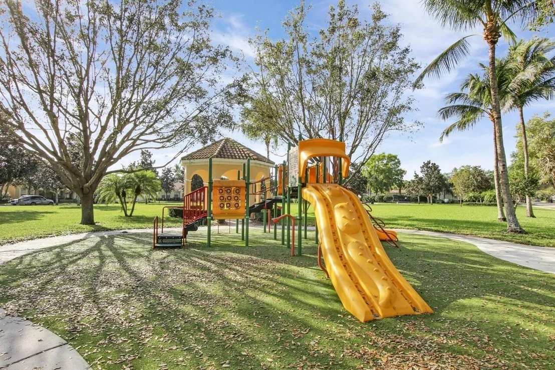 Photo of 3419 Greenway Drive