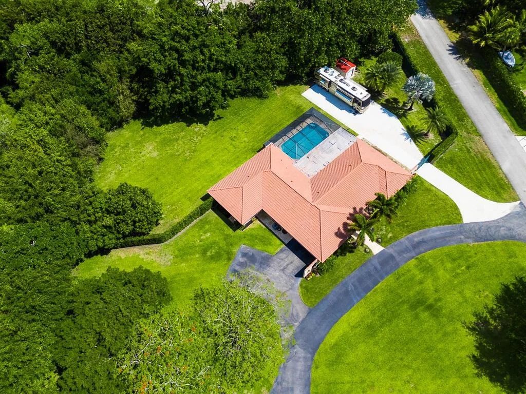 Photo of 12483 Pineacre Lane