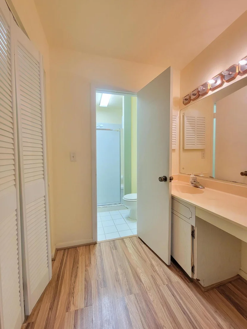 Photo of Unit 1A at 4607 SE Binnacle Way