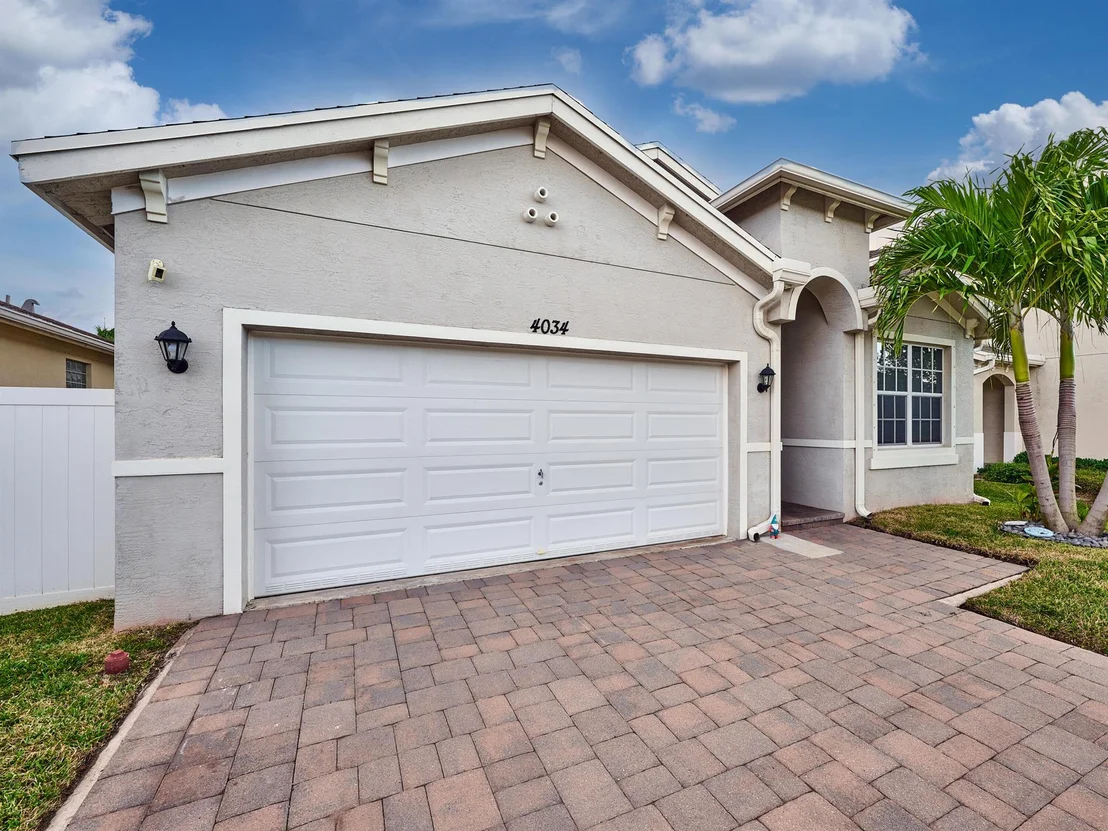 Photo of 4034 Tomoka Drive