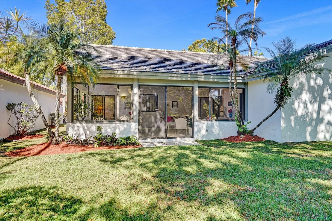 Photo of 2183 Montpeliar