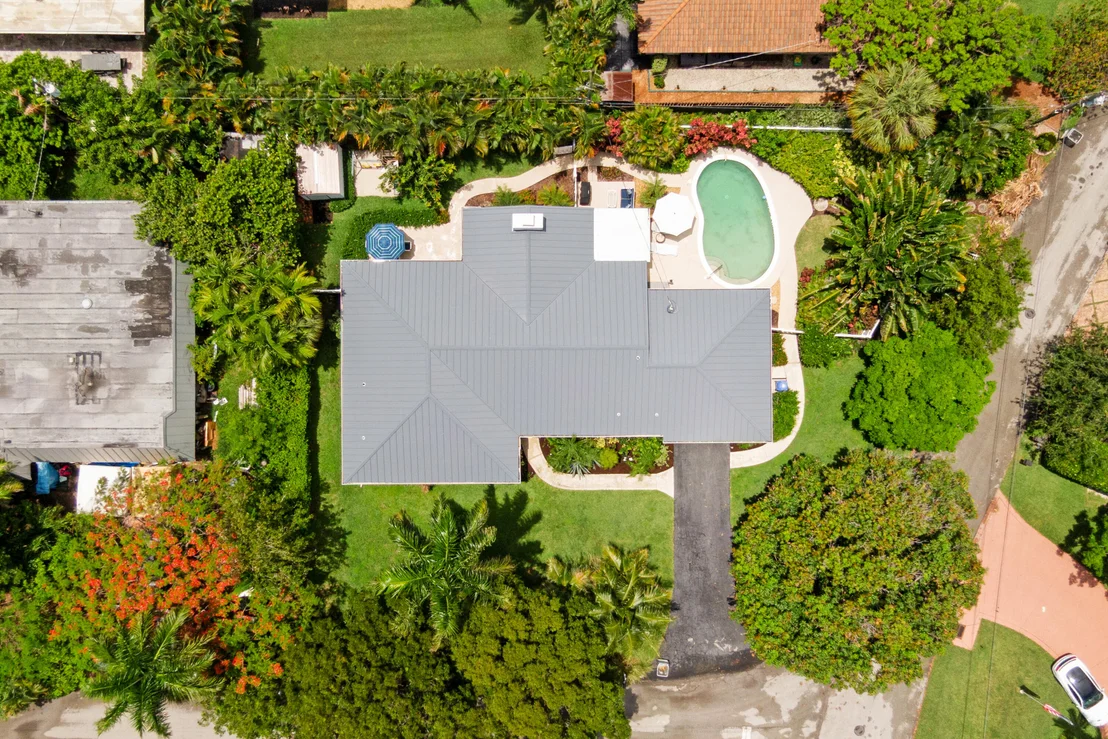 Photo of 3240 Lakeview Drive